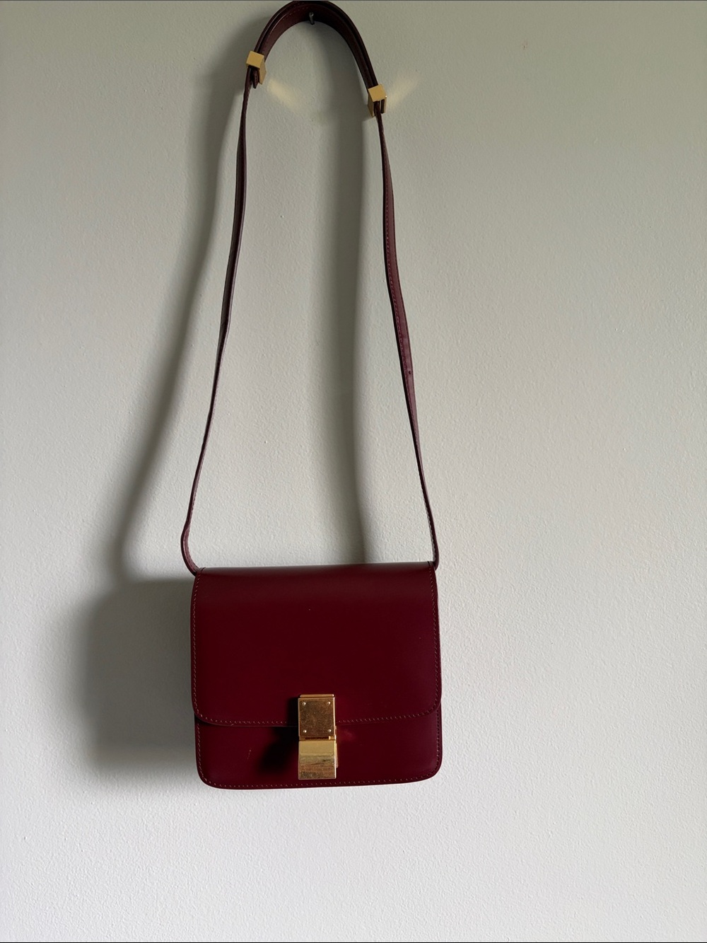 Women's Burgundy Leather Crossbody Bag - Classic Structured Style